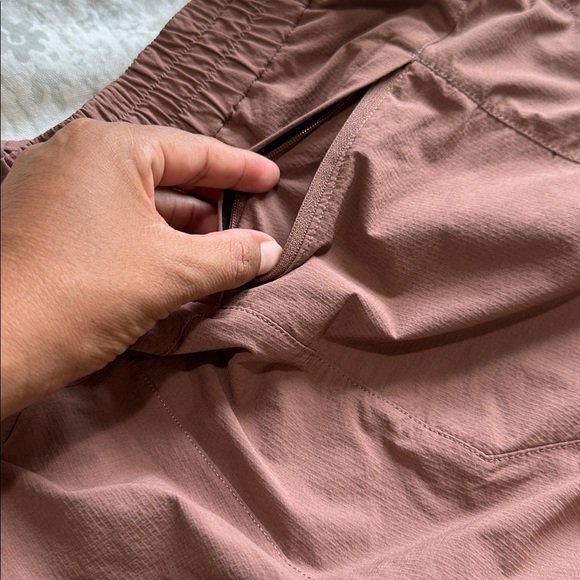 lululemon athletica Men's Athletic Shorts in Brown - Picture 9 of 9